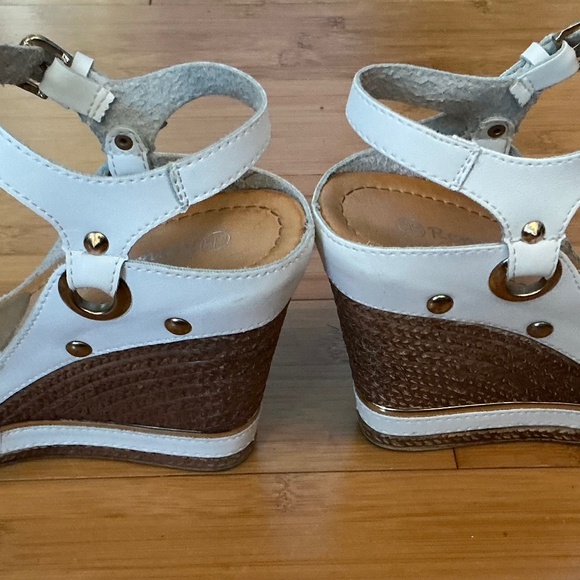 White & Gold Summer Wedge Size 6 1/2 - Picture 3 of 6